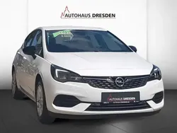 Schneeweiss Gebraucht 2021 Opel Astra Limousine | 13.550 € (Guter Preis)