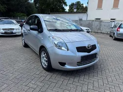 Grau Gebraucht 2007 Toyota Yaris Kleinwagen | 3.790 € (Fairer Preis)