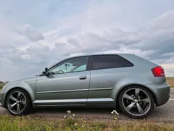 Grau Gebraucht 2009 Audi A3 Attraction Limousine | 5.850 € (Etwas zu teuer)