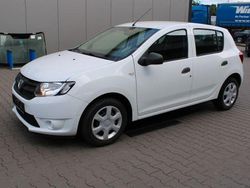 Weiss Gebraucht 2016 Dacia Sandero Kleinwagen | 5.590 € (Fairer Preis)
