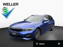 Blau Gebraucht 2022 BMW 330e Shadowline Kombi | 31.910 € (Superpreis)