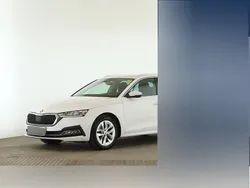Weiss Gebraucht 2021 Skoda Octavia First Edition Kombi | 20.989 € (Superpreis)