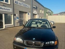 Schwarz Gebraucht 2004 BMW 318 Limousine | 1.300 € (Guter Preis)