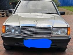 Grau Gebraucht 1988 Mercedes 190 Limousine | 4.900 €