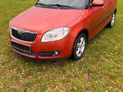 Orange Gebraucht 2009 Skoda Fabia Style Limousine | 2.400 € (Guter Preis)