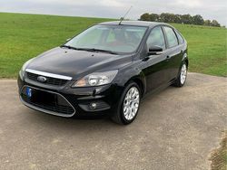 Schwarz Gebraucht 2008 Ford Focus Limousine | 3.500 € (Teuer)