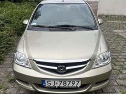Gold Gebraucht 2008 Honda City Limousine | 1.200 €