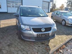 Grau Gebraucht 2009 VW Touran Freestyle Van / Kleinbus | 4.990 € (Fairer Preis)