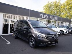 Lackfarbe graphitgrau metallic Gebraucht 2022 Mercedes Vito Van / Kleinbus | 31.900 € (Fairer Preis)