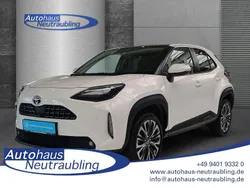 (weiß) super white Gebraucht 2023 Toyota Yaris Hybrid Elegant | 22.750 € (Superpreis)