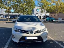 Weiß Gebraucht 2013 Toyota Auris Comfort Limousine | 9.900 € (Guter Preis)