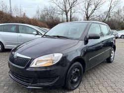 Schwarzmagic perleffekt Gebraucht 2011 Skoda Fabia Classic Kleinwagen | 2.590 € (Guter Preis)