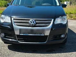 Schwarz Gebraucht 2009 VW Touran R-line Van / Kleinbus | 4.499 € (Fairer Preis)