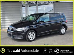 Schwarz Gebraucht 2024 VW Touran Comfortline Van / Kleinbus | 35.760 € (Fairer Preis)