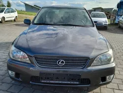 Grau Gebraucht 2000 Lexus IS200 Limousine | 7.500 €