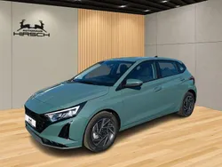 Grün Neu 2025 Hyundai i20 Trend Limousine | 22.990 € (Etwas zu teuer)