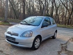 Grau Gebraucht 2000 Toyota Yaris Sol Limousine | 1.850 € (Teuer)