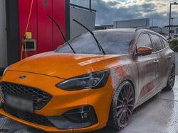 Orange Gebraucht 2020 Ford Focus ST Kombi | 29.900 €