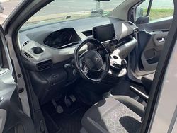 Grau Gebraucht 2019 Peugeot Rifter Van / Kleinbus | 11.600 € (Fairer Preis)