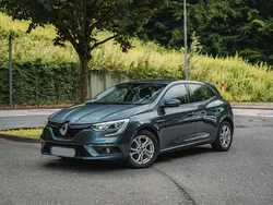 Grau Gebraucht 2016 Renault Mégane IV Limousine | 8.500 € (Fairer Preis)