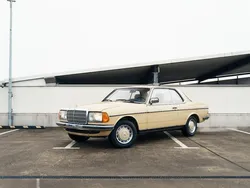 Andere außenfarben Gebraucht 1983 Mercedes 230 Coupé | 23.900 €