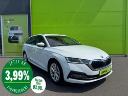 Weiß Gebraucht 2022 Skoda Octavia Style Kombi | 21.750 € (Fairer Preis)