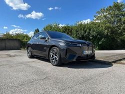 Grau Gebraucht 2021 BMW iX Executive SUV | 59.900 € (Etwas zu teuer)