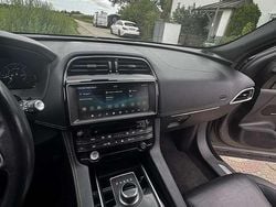 Grau Gebraucht 2018 Jaguar F-Pace Ingenium SUV | 20.500 € (Fairer Preis)