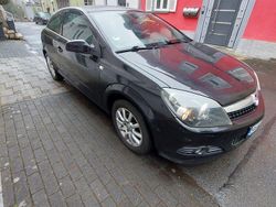 Schwarz Gebraucht 2009 Opel Astra GTC Limousine | 2.299 € (Fairer Preis)