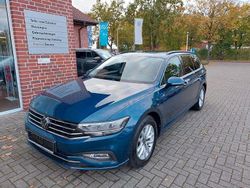 Blau Gebraucht 2023 VW Passat Business Kombi | 24.490 € (Fairer Preis)