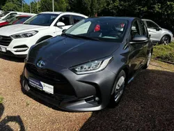 Grau Gebraucht 2022 Toyota Yaris Team Kleinwagen | 19.990 € (Fairer Preis)