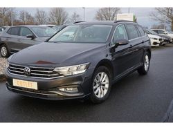 Grau Gebraucht 2022 VW Passat Kombi | 24.780 € (Guter Preis)