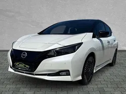 Pearl white/black Gebraucht 2023 Nissan Leaf N-Connecta Kleinwagen | 21.980 € (Teuer)