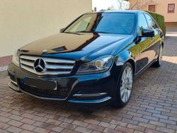 Schwarz Gebraucht 2012 Mercedes C200 Avantgarde Limousine | 17.500 €