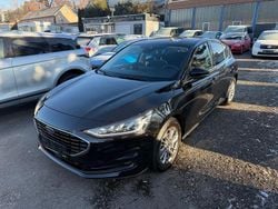 Schwarz Gebraucht 2022 Ford Focus Titanium Limousine | 17.990 € (Guter Preis)