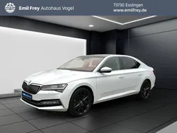 Moonweiß perleffekt Gebraucht 2023 Skoda Superb LAURIN & KLEMENT Limousine | 38.990 € (Superpreis)