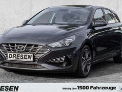 Grau Gebraucht 2023 Hyundai i30 Trend Limousine | 17.940 € (Fairer Preis)