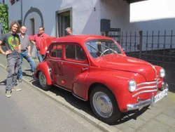 Rot Gebraucht 1960 Renault 4CV Kleinwagen | 12.000 €