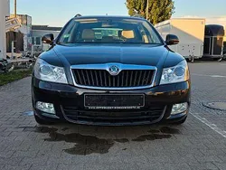 Schwarz Gebraucht 2011 Skoda Octavia Elegance Kombi | 5.700 € (Superpreis)