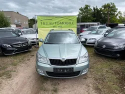 Grün Gebraucht 2009 Skoda Octavia Elegance Kombi | 3.699 € (Guter Preis)