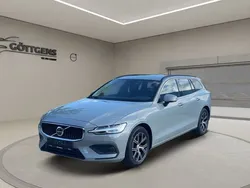Grau Gebraucht 2023 Volvo V60 Core Kombi | 34.349 € (Guter Preis)