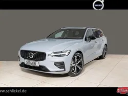 Platinum grey Gebraucht 2025 Volvo V60 Plus Kombi | 46.450 € (Etwas zu teuer)
