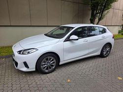 Alpinweiss iii Gebraucht 2024 BMW 120 Kleinwagen | 30.190 € (Superpreis)