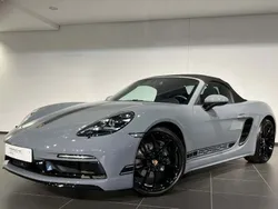 Grau Gebraucht 2024 Porsche 718 Boxster Cabrio | 87.900 €