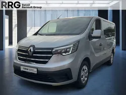 Silber Gebraucht 2023 Renault Trafic Life Van | 35.780 € (Teuer)
