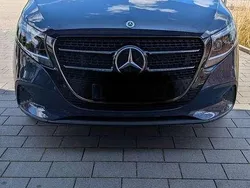 Blau Gebraucht 2024 Mercedes V220 Style Van / Kleinbus | 58.999 € (Teuer)
