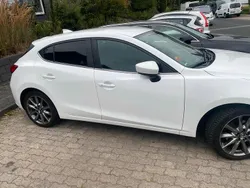 Weiß Gebraucht 2017 Mazda 3 Kizoku Limousine | 11.500 € (Fairer Preis)