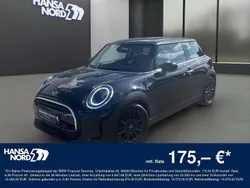 Schwarz / midnight black (metallic) Gebraucht 2022 Mini ONE Classic Kleinwagen | 19.350 € (Fairer Preis)
