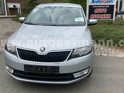 Silber Gebraucht 2016 Skoda Rapid Drive Kombi | 9.990 € (Fairer Preis)