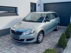 Silber Gebraucht 2010 Skoda Fabia Kombi | 2.990 € (Guter Preis)